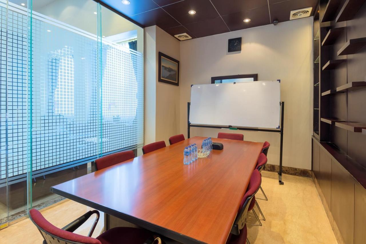 Hotel Golden Sky Pluit Jacarta Exterior foto